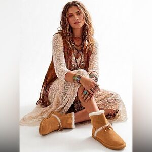 Kate Spade Marie Boots in Roasted Almond with Faux Shearling BRAND NEW